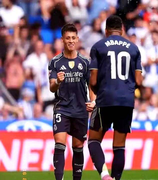 开云体育-窗口期体能课后；金州勇士队长鼓劲备战法国杯；更衣室稳定；纪律约束更严格(企业口号大全霸气十足)